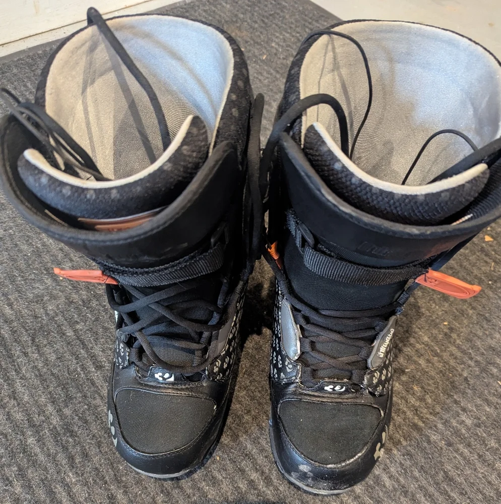 Thirty two leashed snowboarding boots - Picture 2 of 13